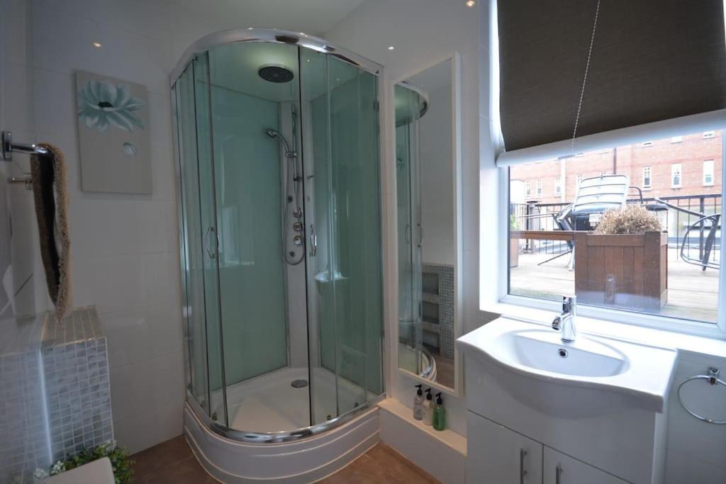 Cheerful 2 Bed Home With Terrace In Central Camden London Luaran gambar